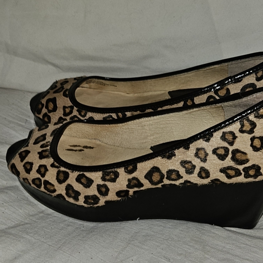 Michael Kors Leopard Print Calf Hair Peep Toe Wedge Shoes Size 8 - Picture 2 of 7